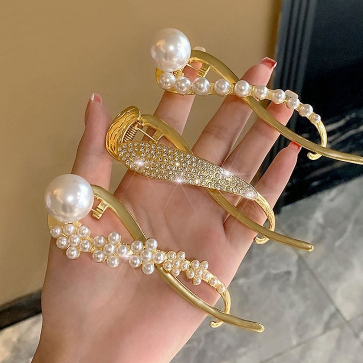 エレガントなグリッターパールヘアクリップ レディース トレン - Korean Girl Lifestyle のレビューと価格